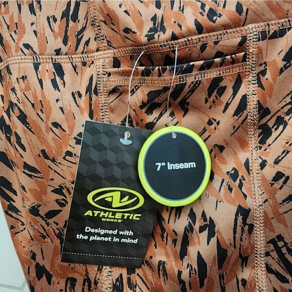 Nwt lot of two bike shorts with pockets - Picture 11 of 14